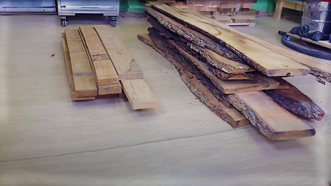 20 кубометров необрезной доски и 20 тонн шифера доставили из Татарстана в Лисичанск. 20 кубометров необрезной доски и 20 тонн шифера доставили в Лисичанск.