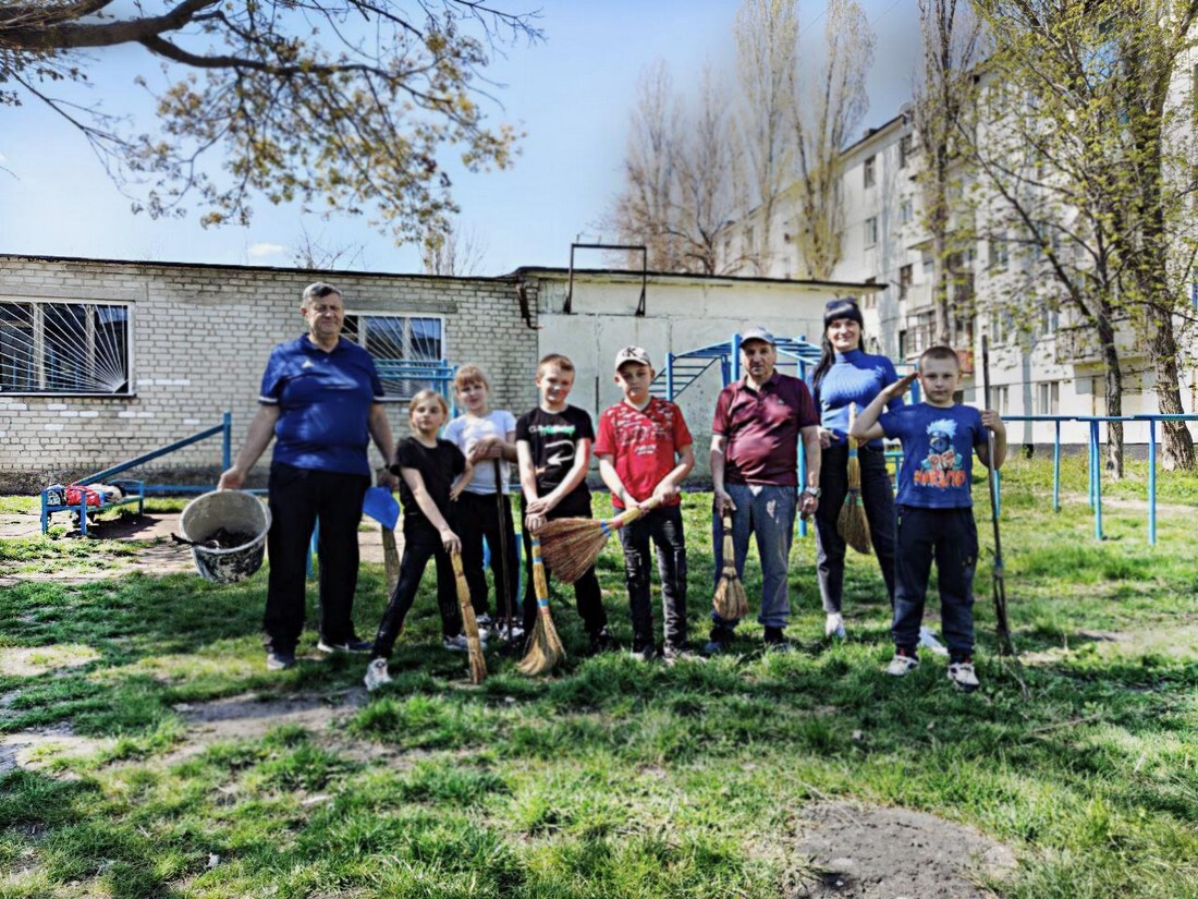 "Субботник" в Лисичанске "Чистая Республика - 2025" "Субботник" Лисичанск "Чистая Республика - 2025"
